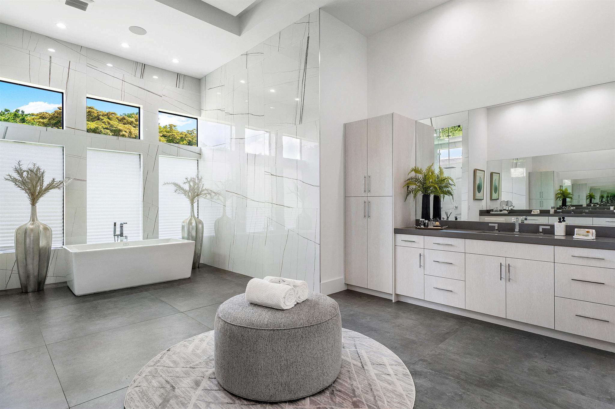 LONG LAKE ESTATES - Residential