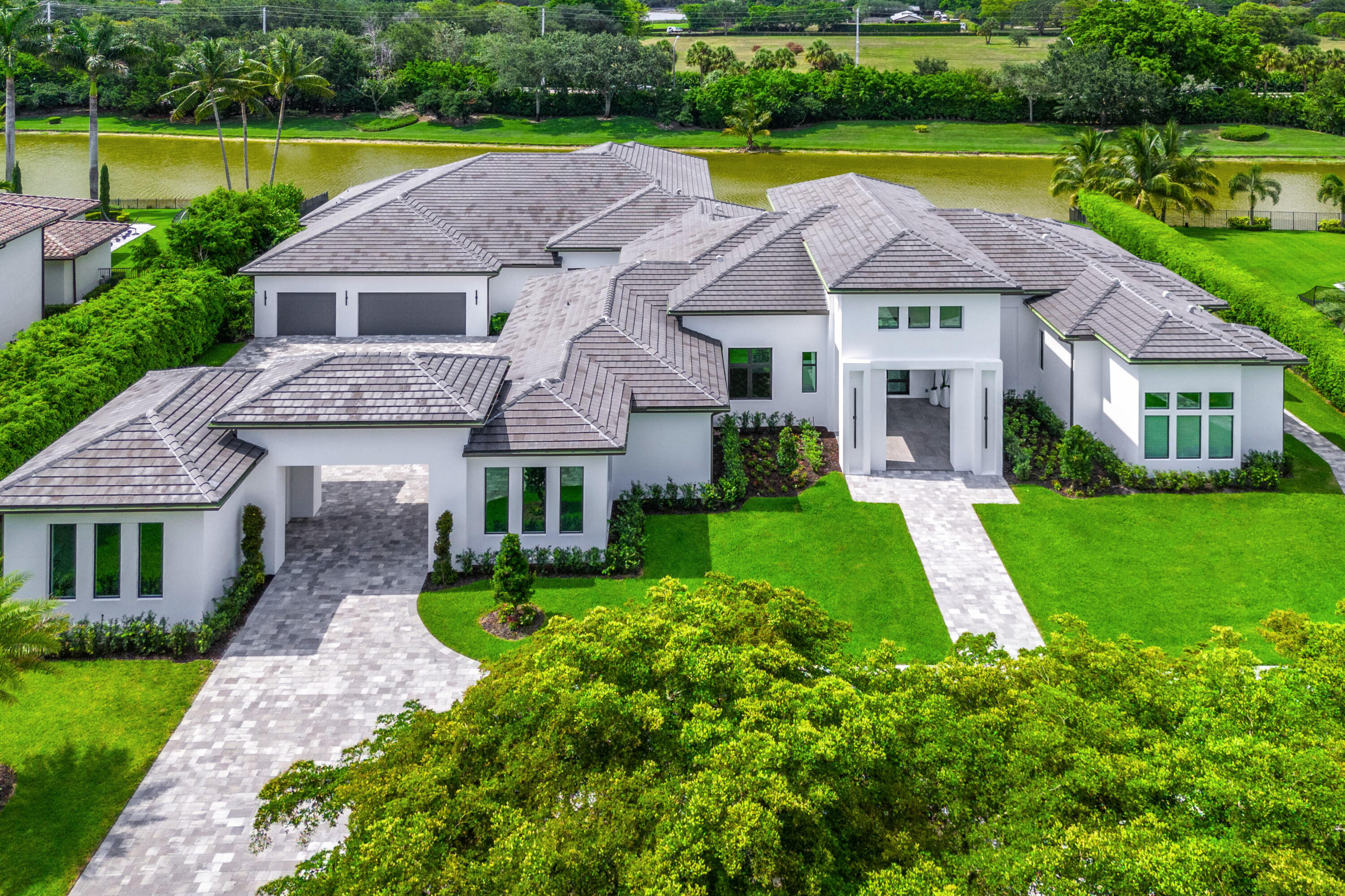 LONG LAKE ESTATES - Residential