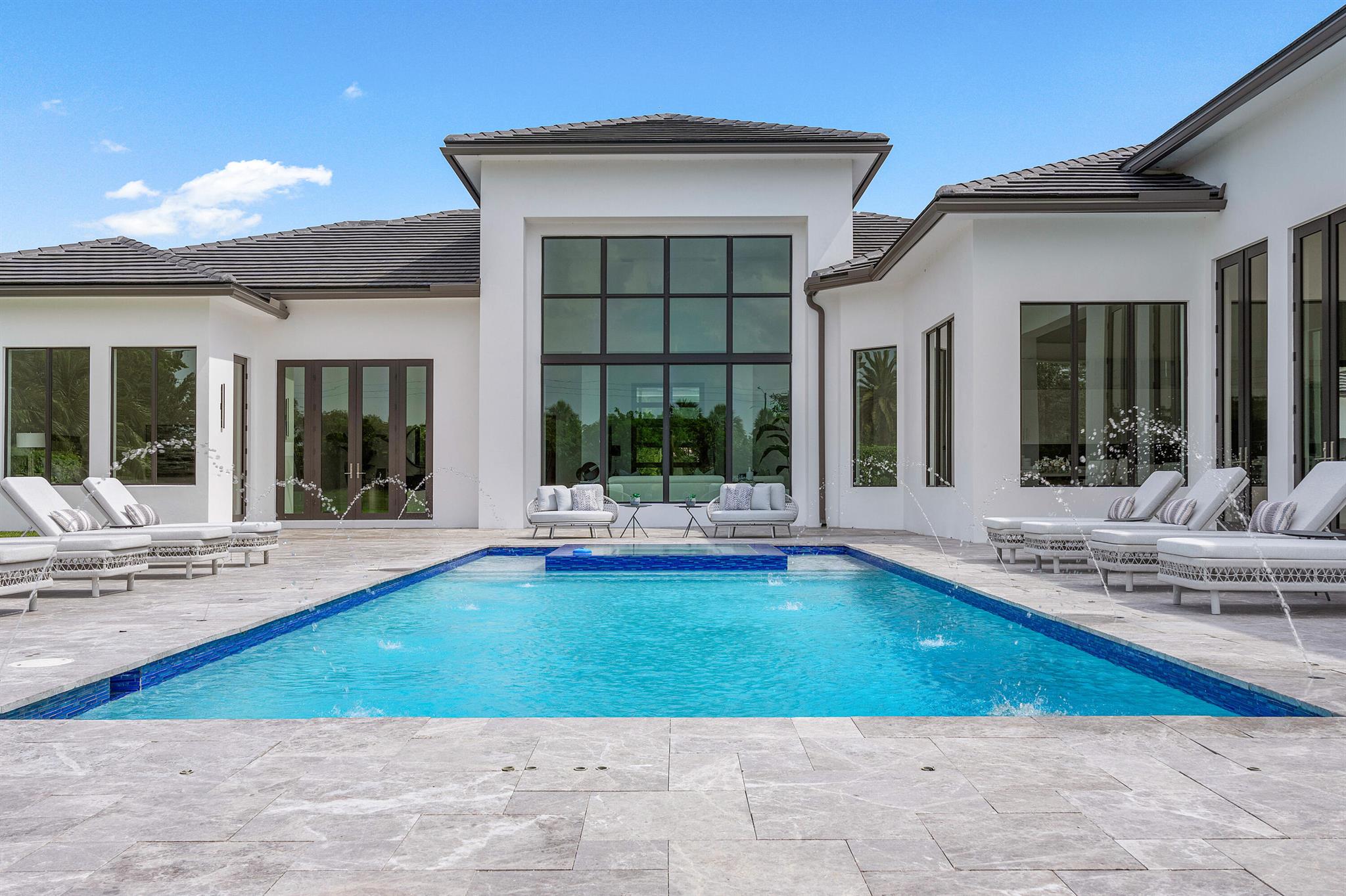 LONG LAKE ESTATES - Residential