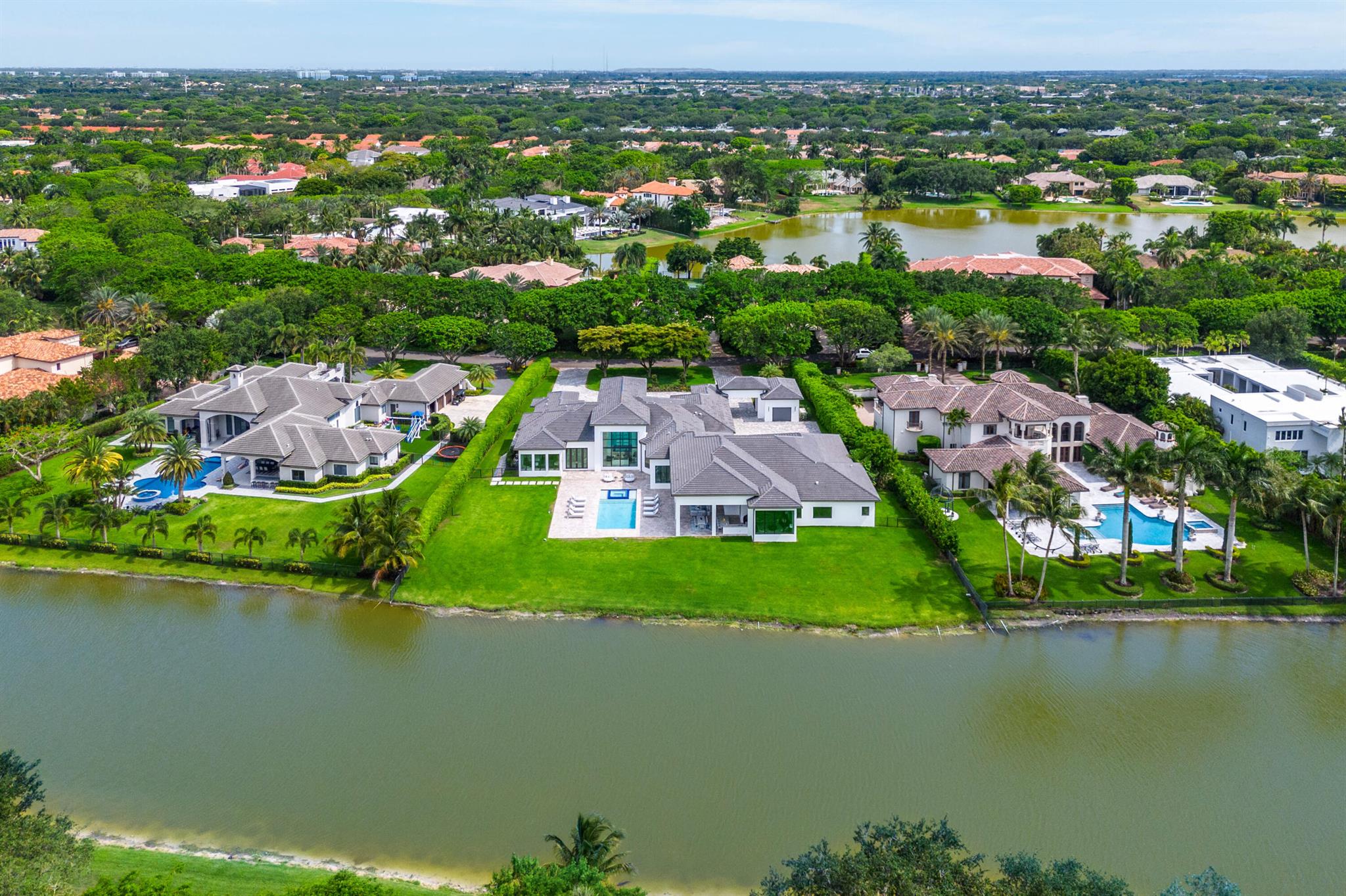 LONG LAKE ESTATES - Residential