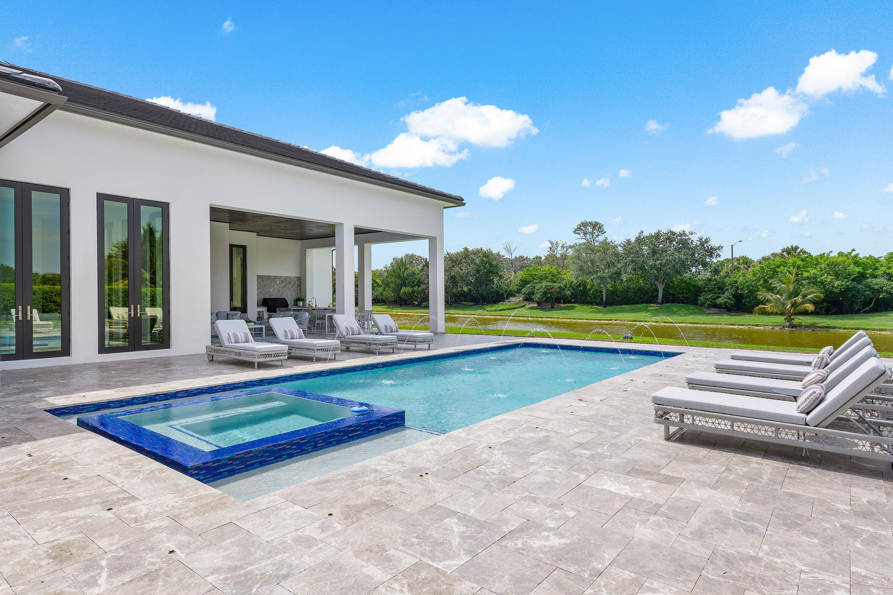 LONG LAKE ESTATES - Residential