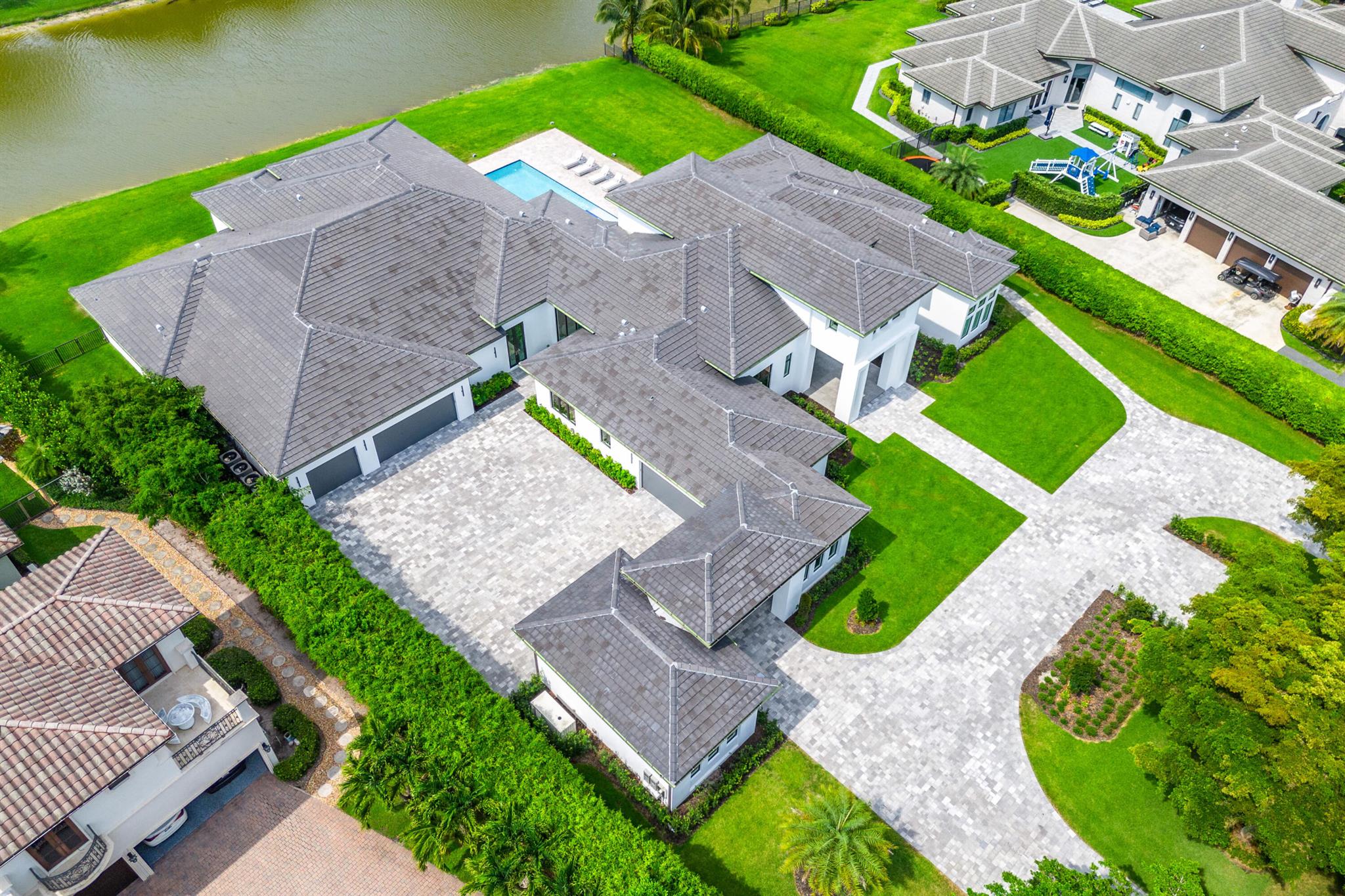 LONG LAKE ESTATES - Residential