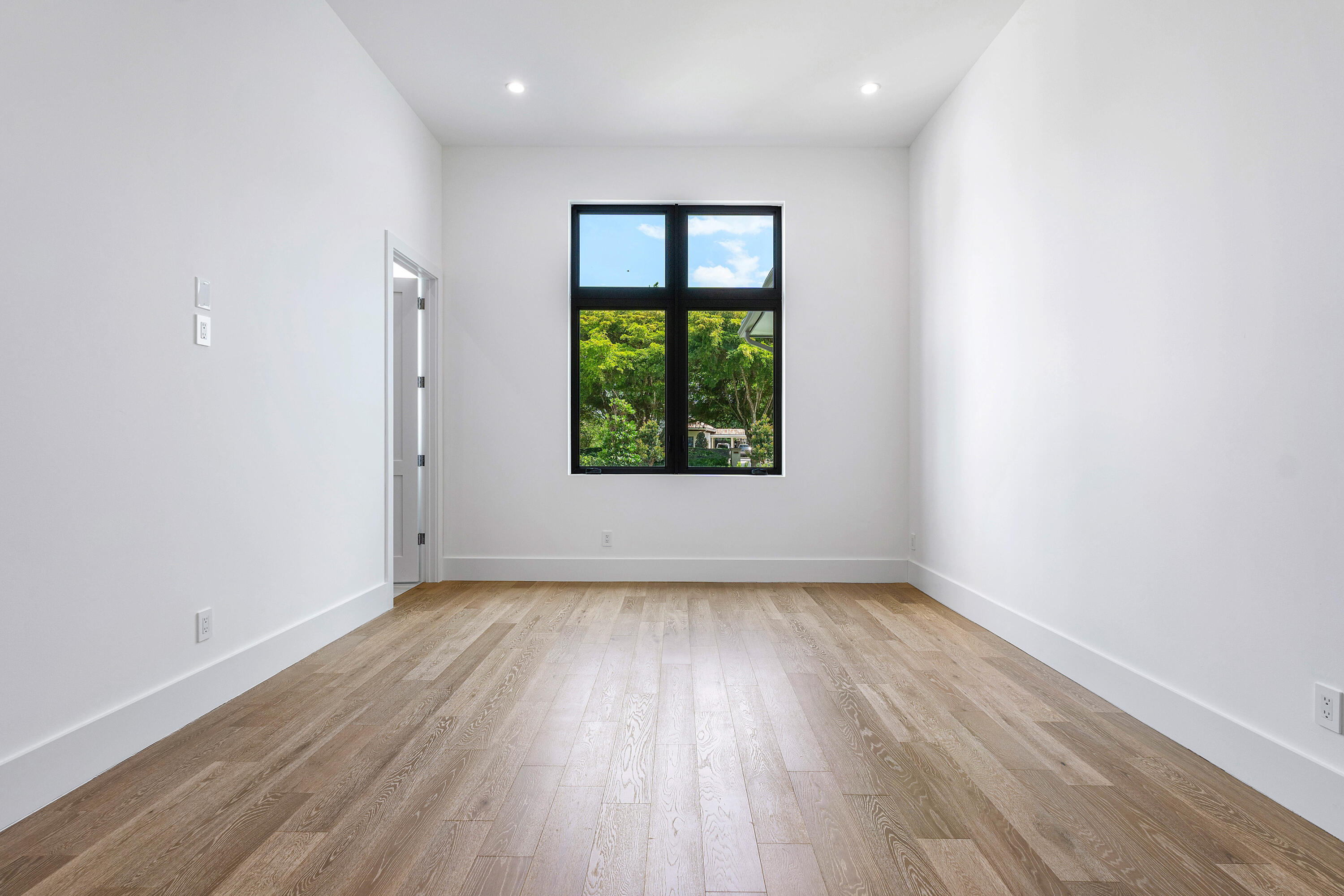 LONG LAKE ESTATES - Residential