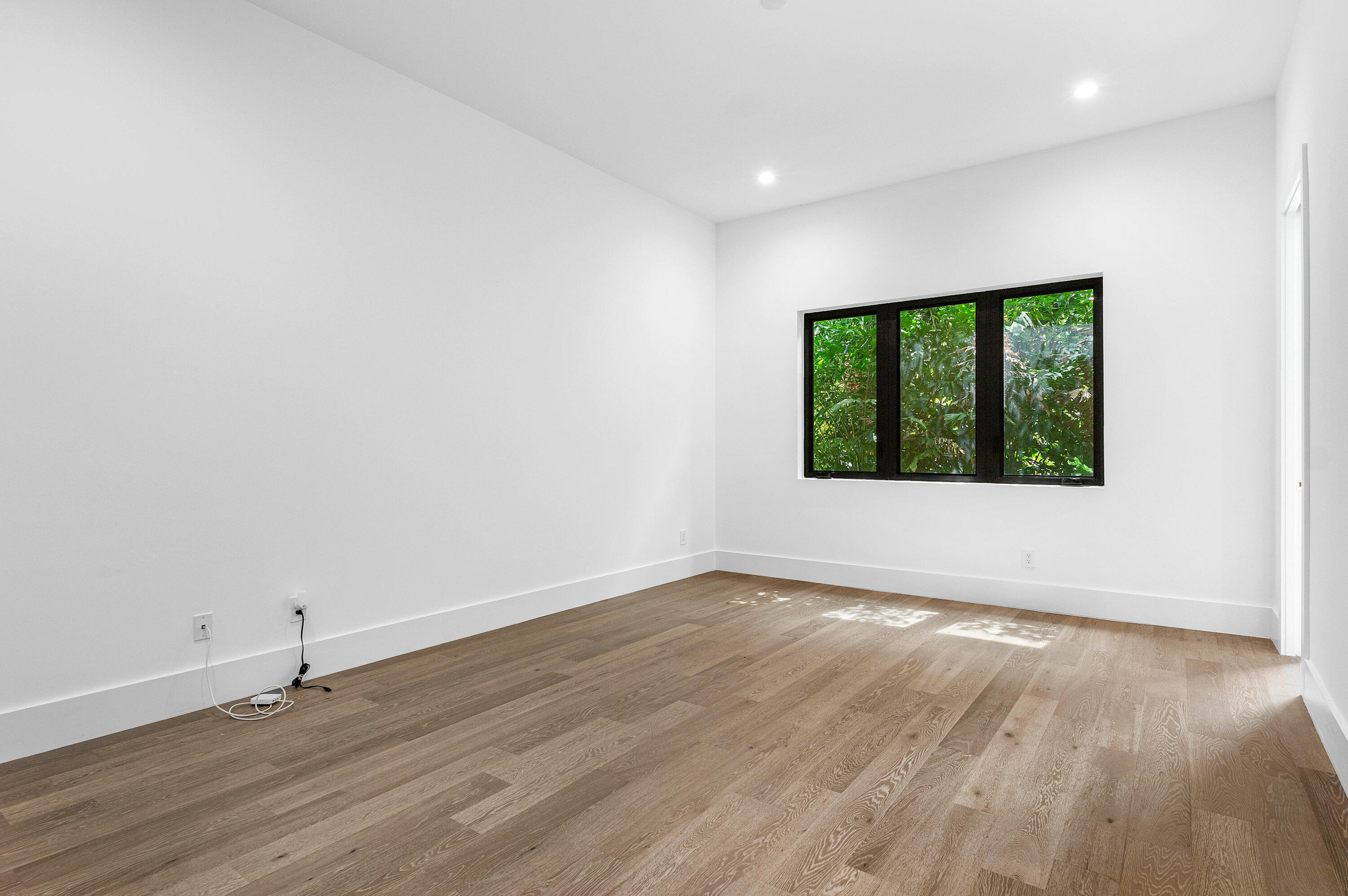 LONG LAKE ESTATES - Residential