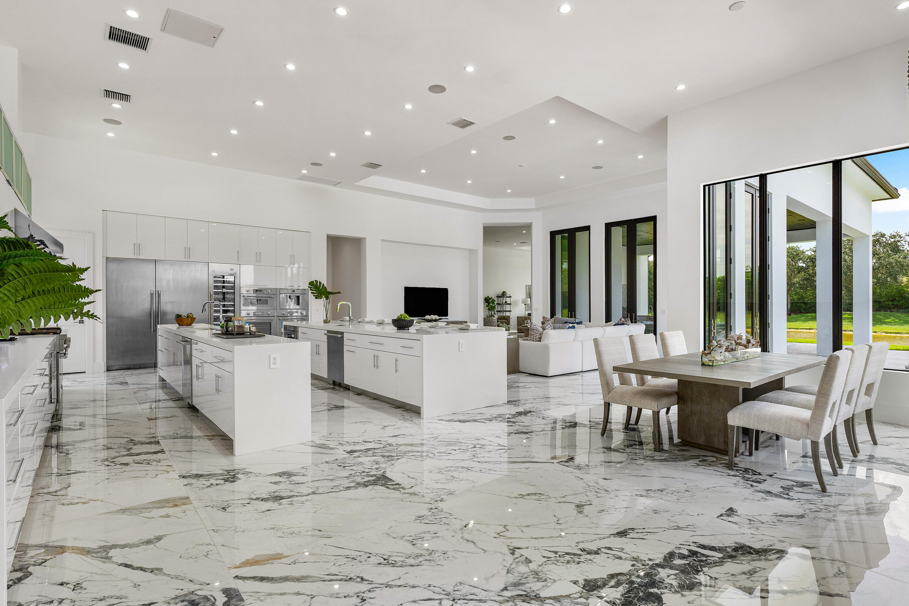 LONG LAKE ESTATES - Residential