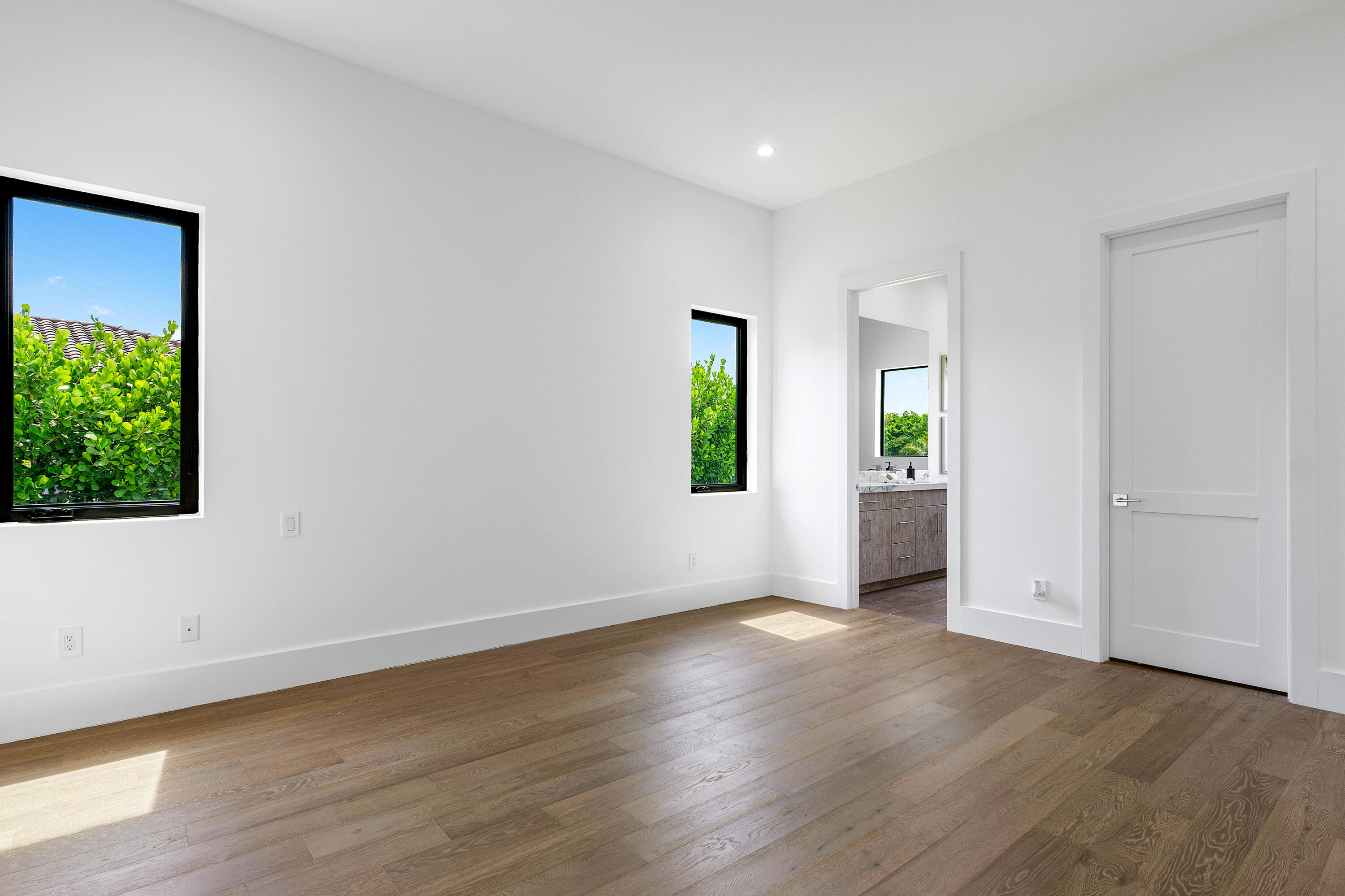 LONG LAKE ESTATES - Residential