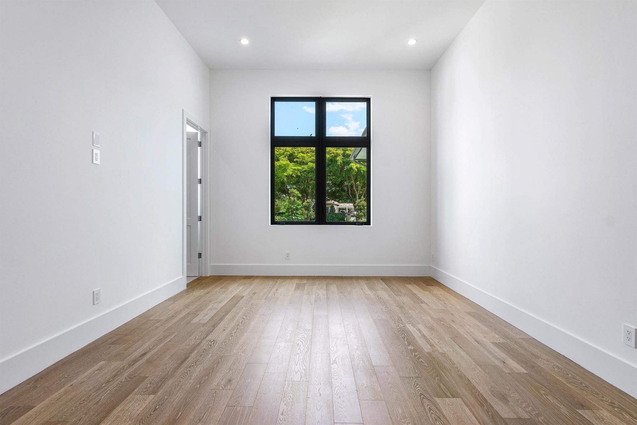 LONG LAKE ESTATES - Residential