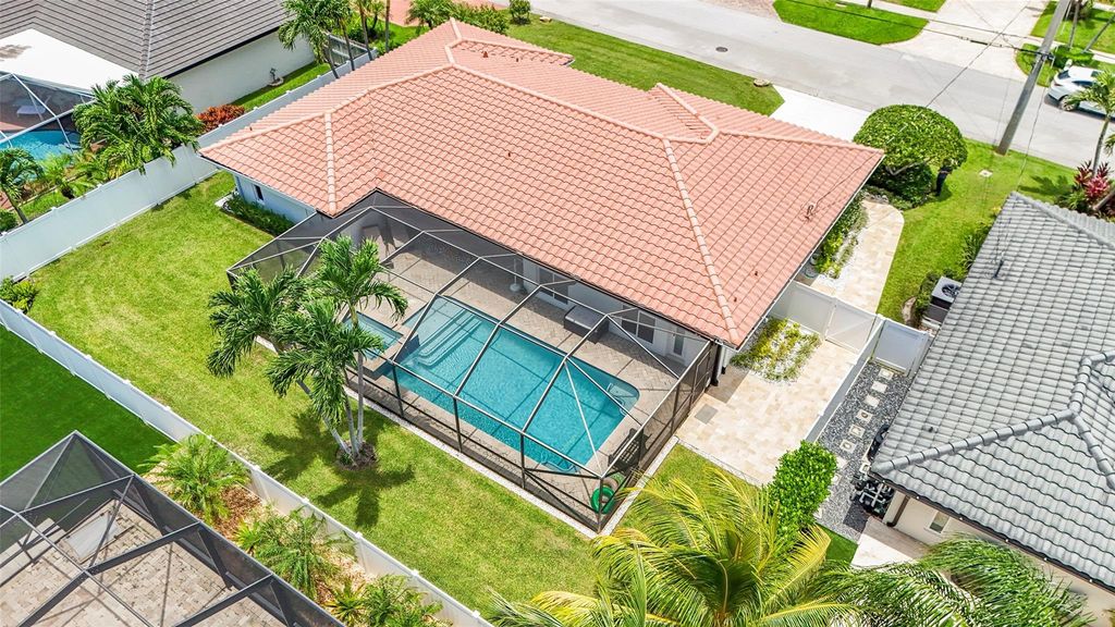 Photo of 816 Appleby St, Boca Raton, FL 33487 (MLS # F10533451)