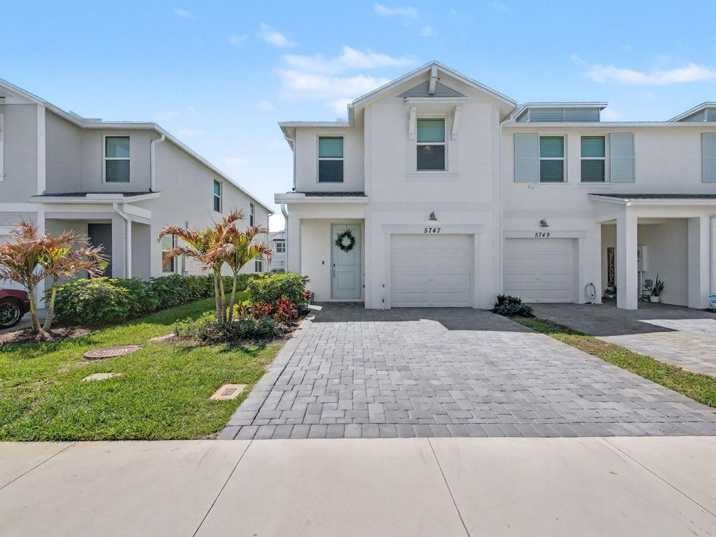 Photo of 5747 SE Edgewater Circle, Stuart, FL 34997 (MLS # B26007582)