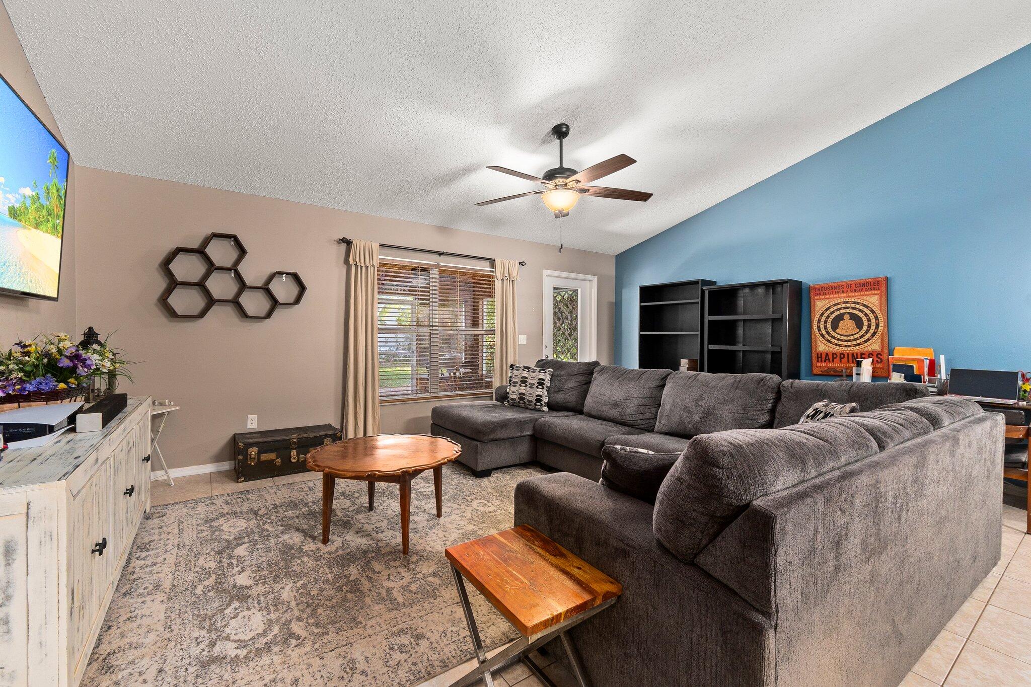 PORT ST LUCIE SECTION 48 1ST REPLAT - Residential