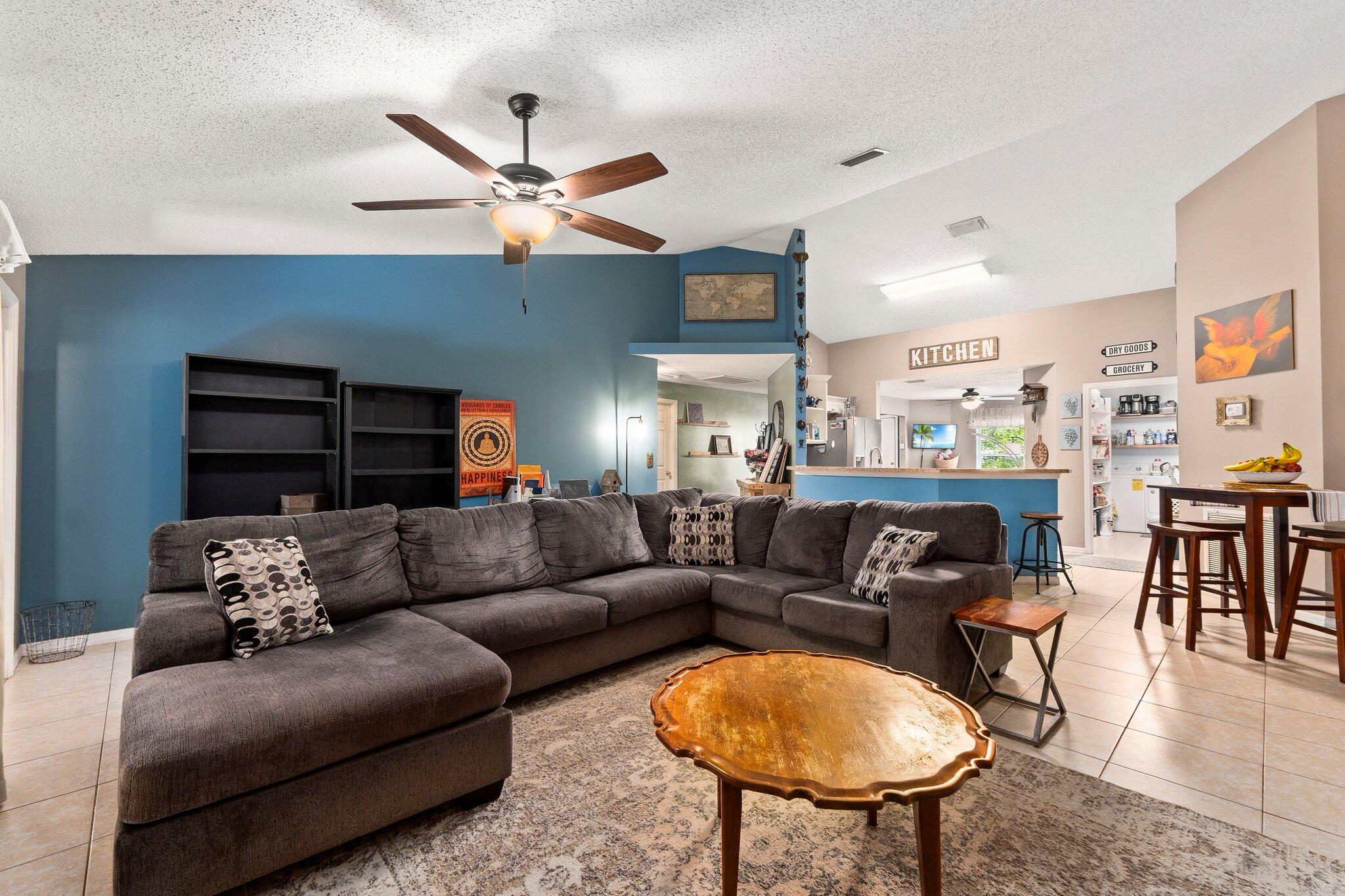 PORT ST LUCIE SECTION 48 1ST REPLAT - Residential