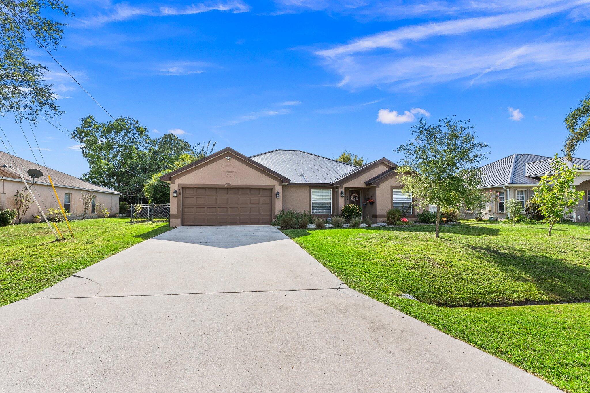 PORT ST LUCIE SECTION 48 1ST REPLAT - Residential