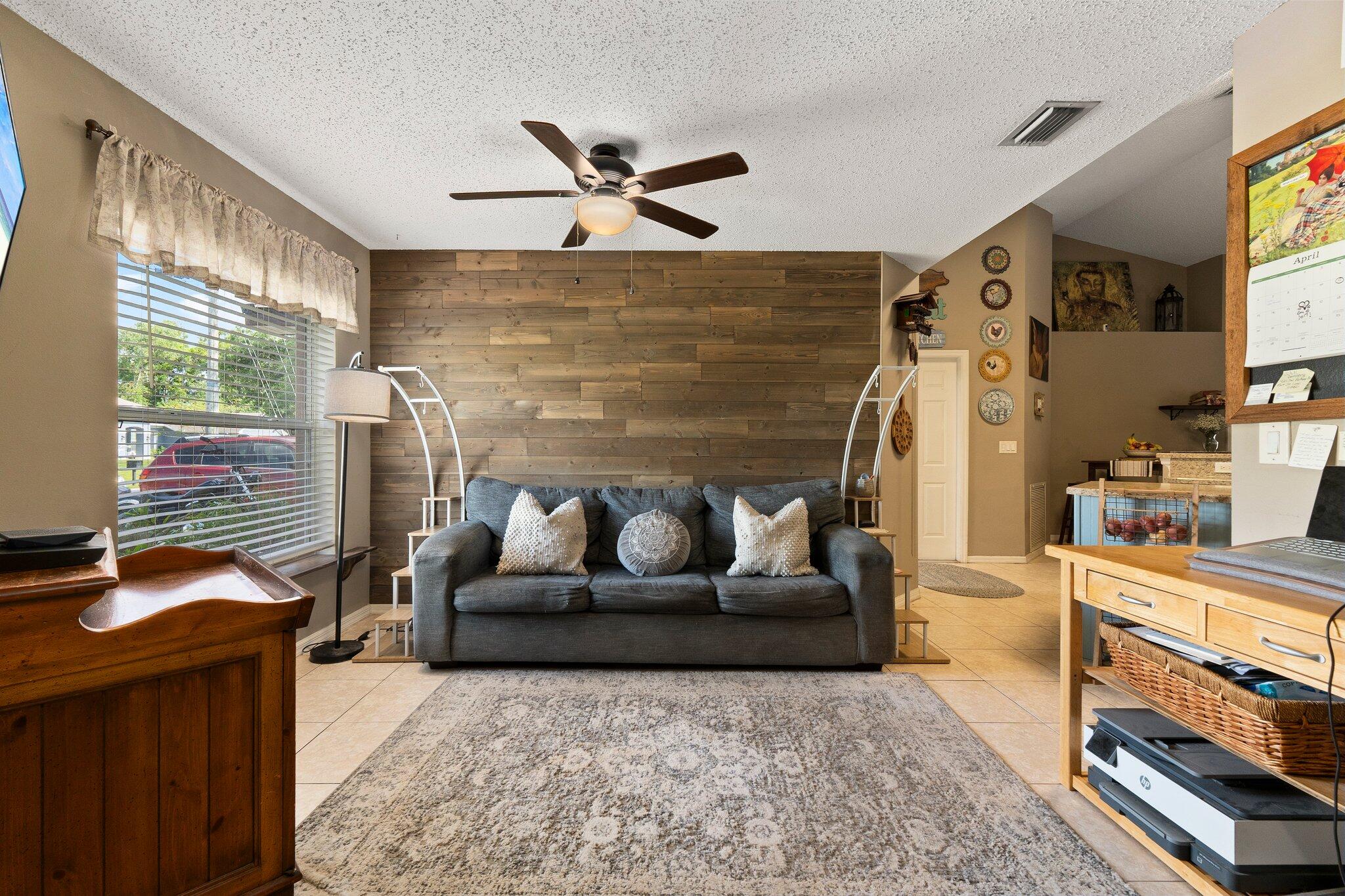 PORT ST LUCIE SECTION 48 1ST REPLAT - Residential