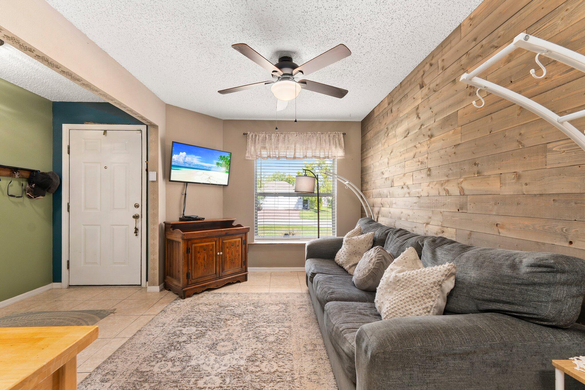 PORT ST LUCIE SECTION 48 1ST REPLAT - Residential