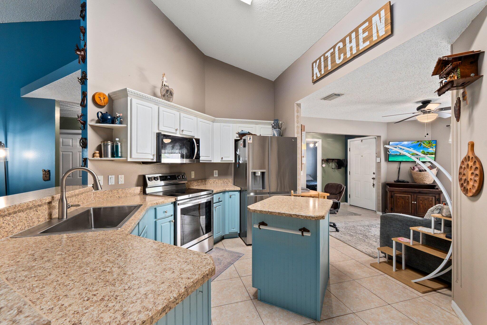 PORT ST LUCIE SECTION 48 1ST REPLAT - Residential