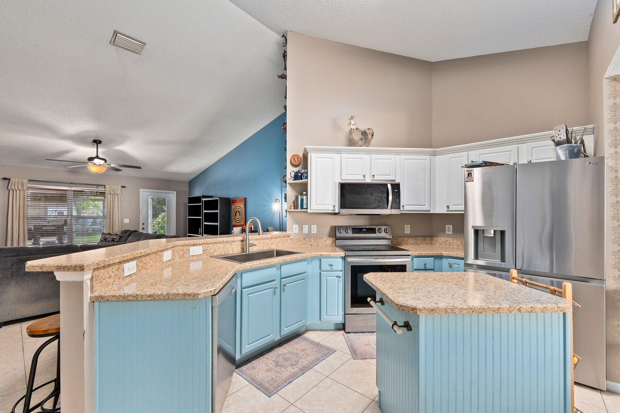 PORT ST LUCIE SECTION 48 1ST REPLAT - Residential