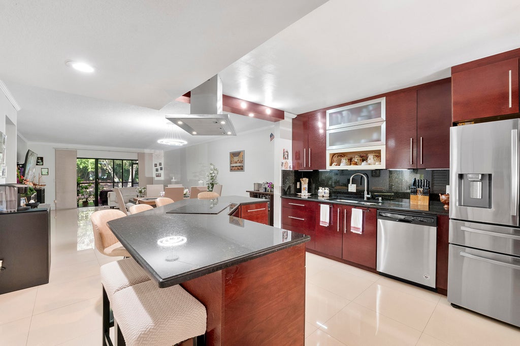 Photo of 435 LAKEVIEW Drive #104, Weston, FL 33326 (MLS # B26074796)