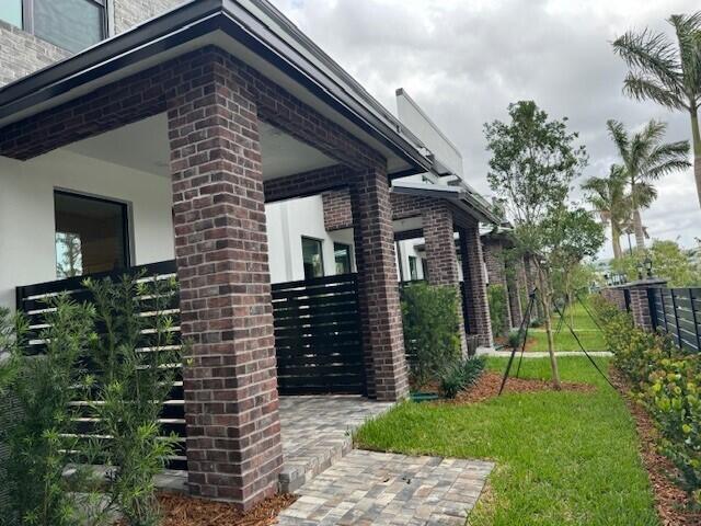 8368 NW 7th Court 01203