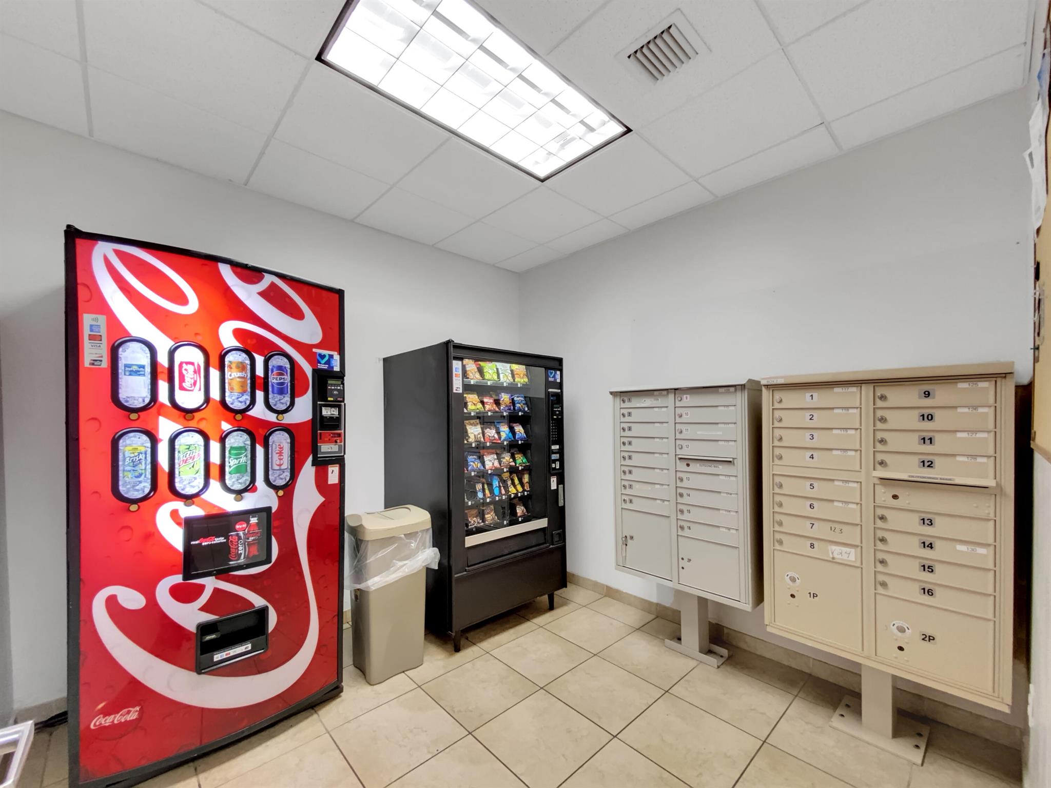 VANTAGE INDUSTRIAL PARK N - Commercial Lease