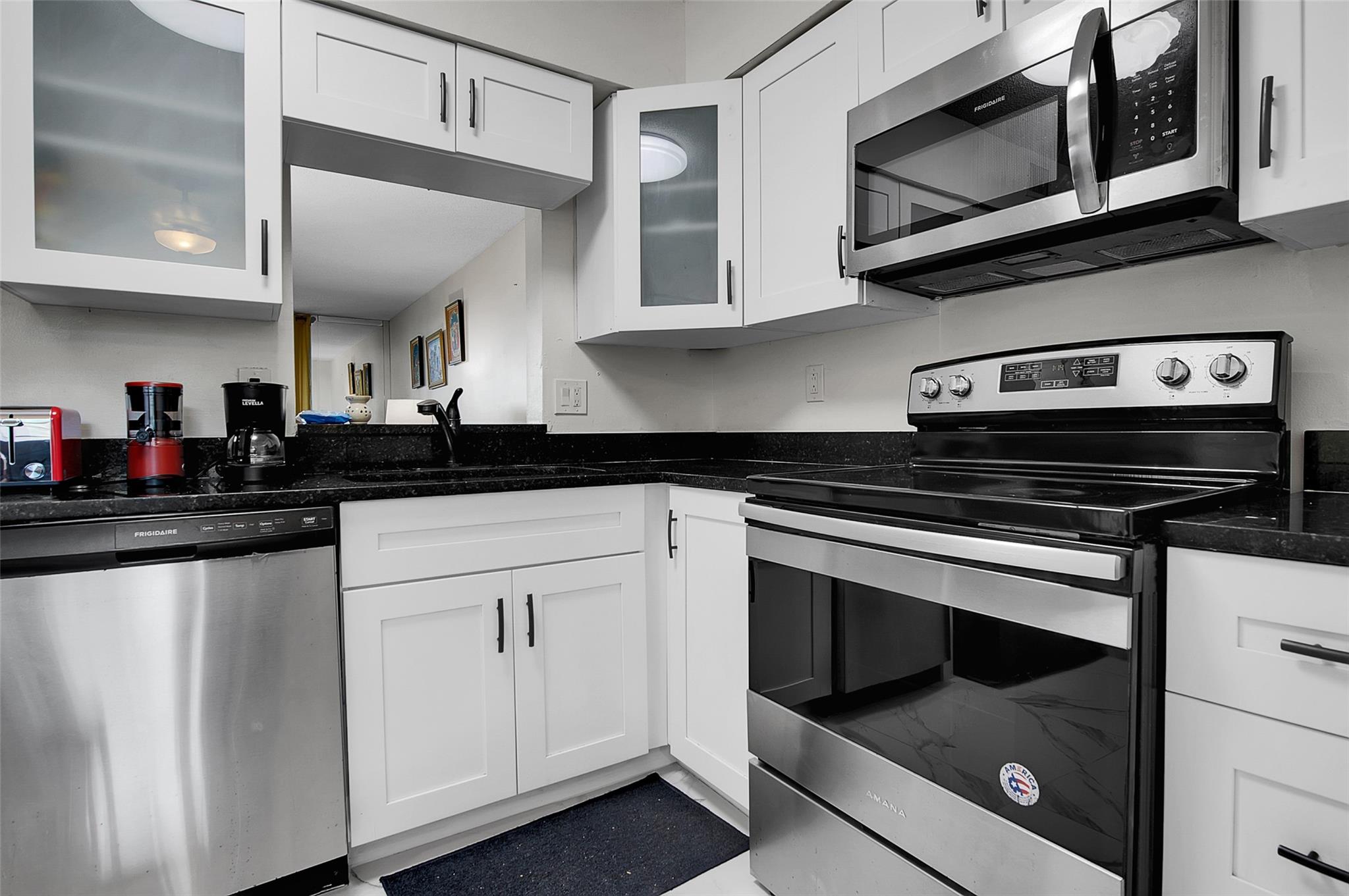 Palm Lakes Condo - Residential Lease