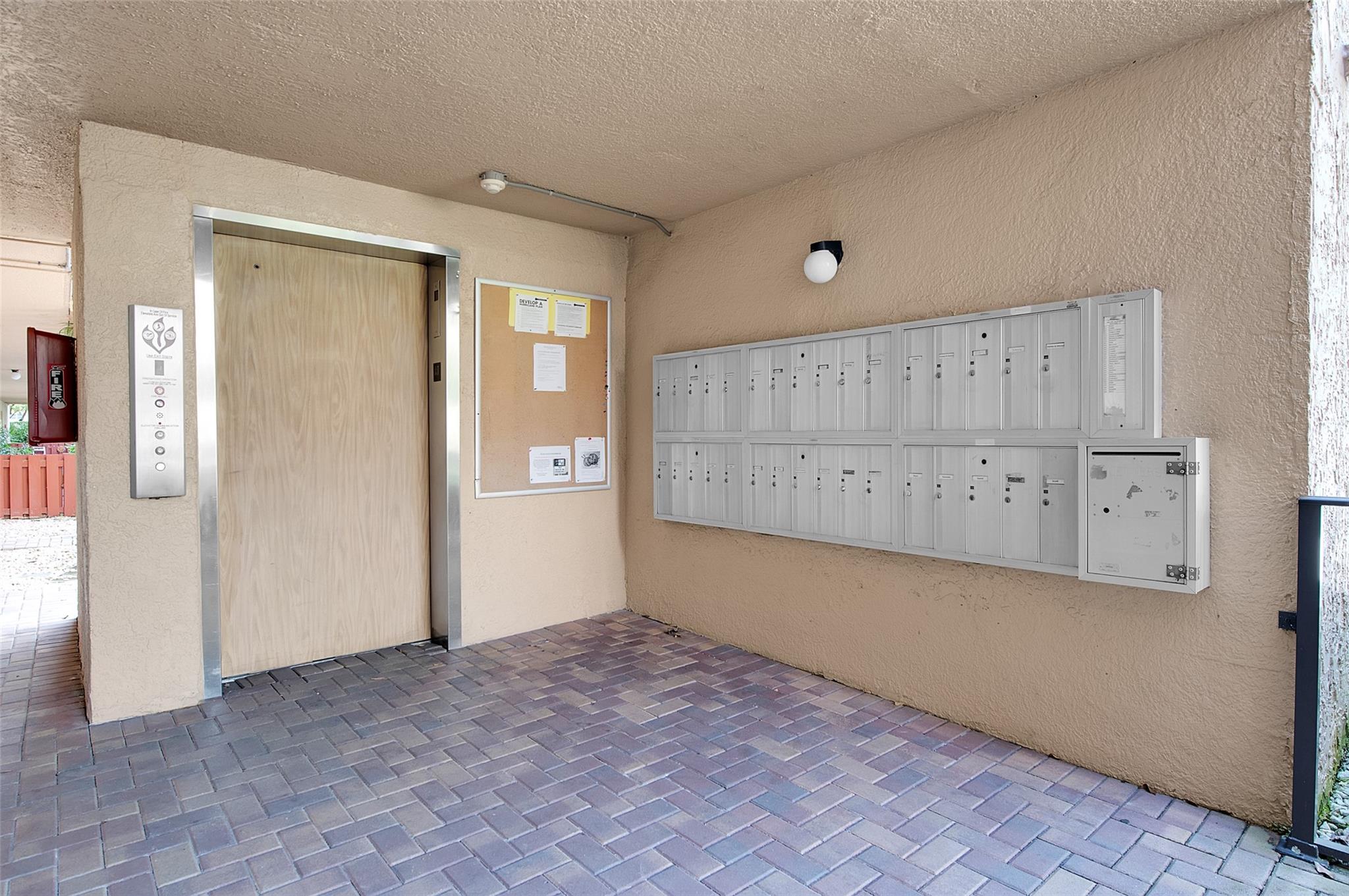 Palm Lakes Condo - Residential Lease