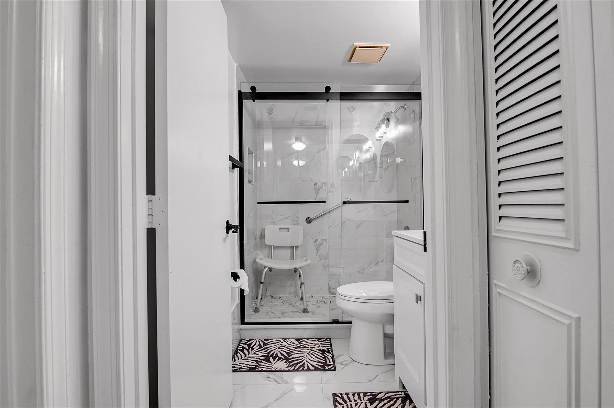 Palm Lakes Condo - Residential Lease