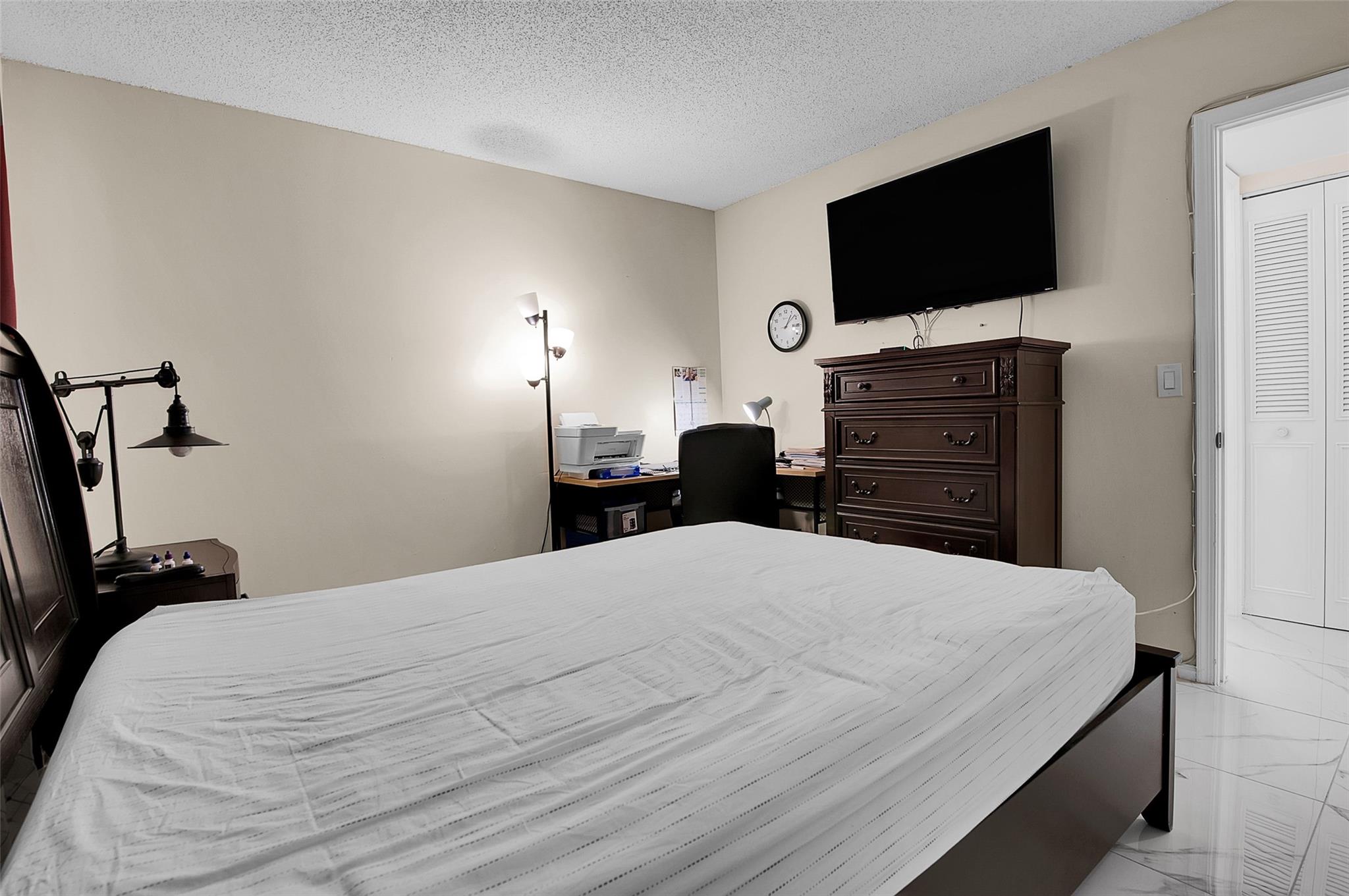 Palm Lakes Condo - Residential Lease