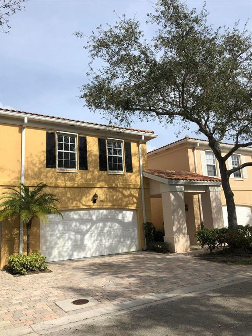 Photo of 19 Oakland Court, Tequesta, FL 33469 (MLS # R10731429)