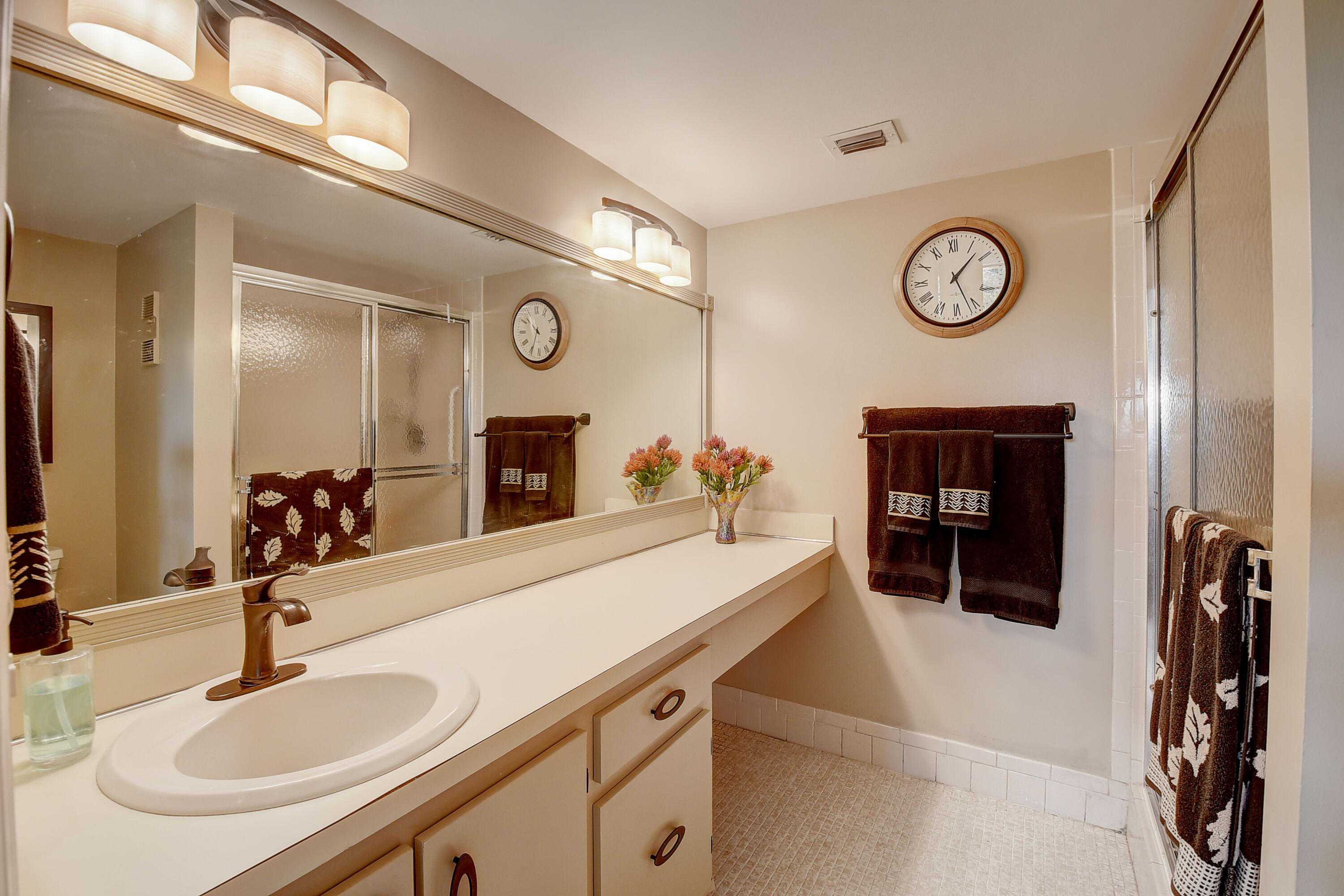 HUNTINGTON LAKES SEC TWO CONDOS - Residential