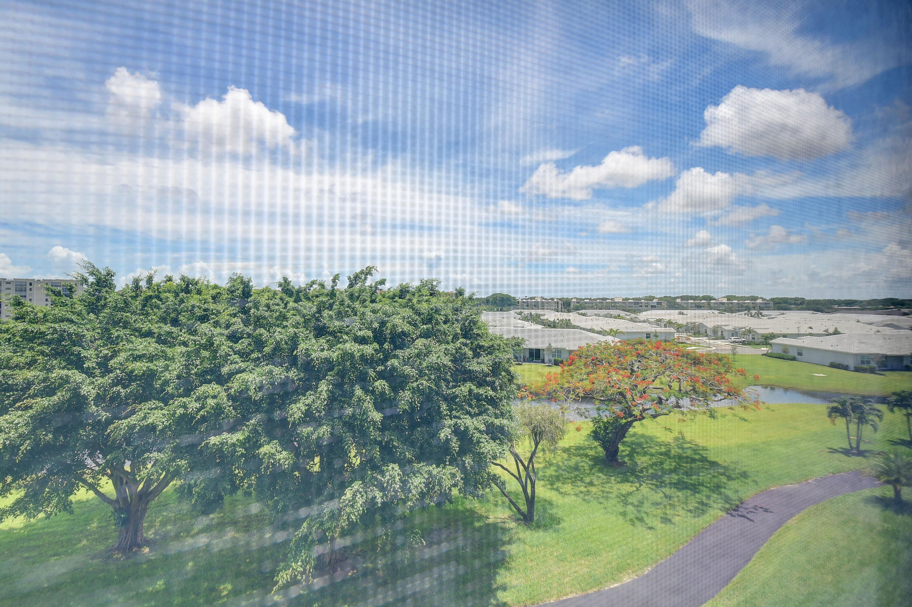 HUNTINGTON LAKES SEC TWO CONDOS - Residential