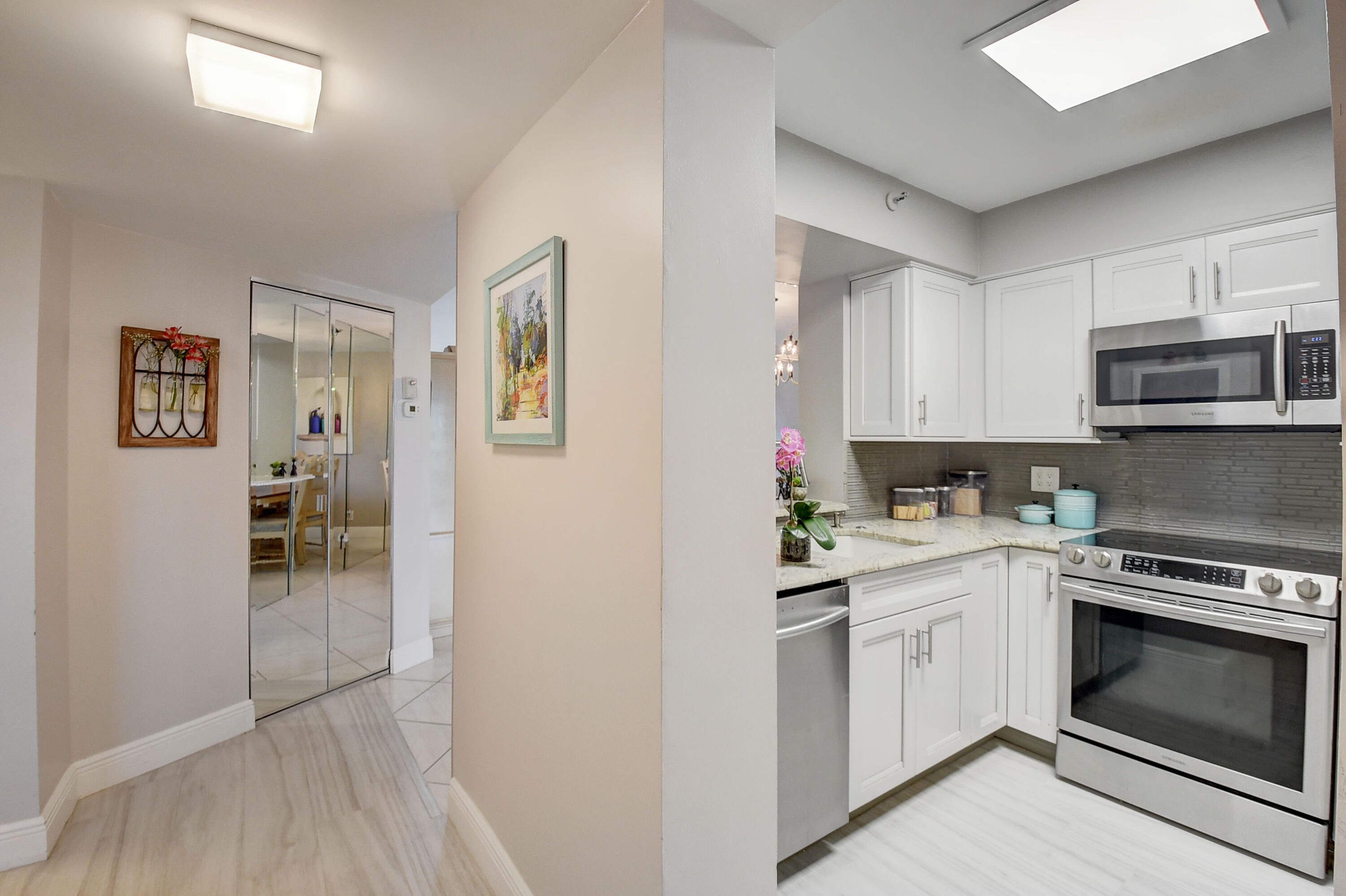 HUNTINGTON LAKES SEC TWO CONDOS - Residential