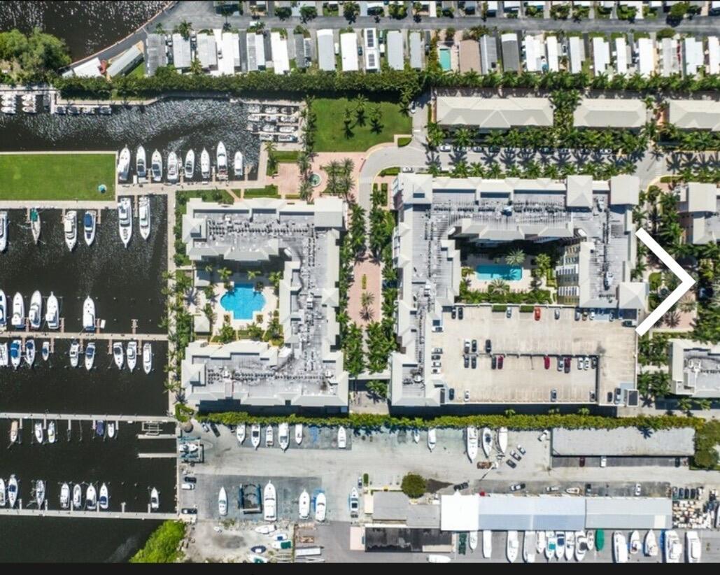 MOORINGS AT LANTANA TOWNHOUSES CONDO - Residential