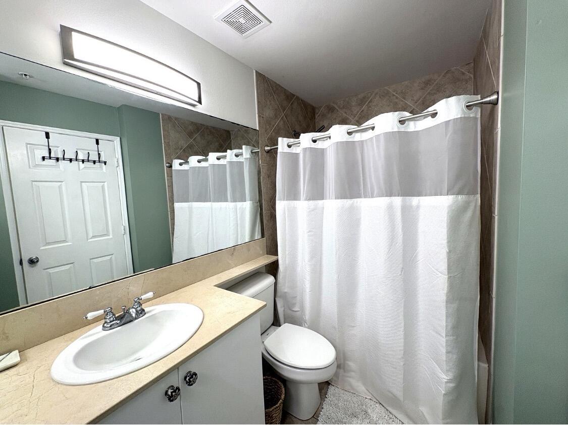 MOORINGS AT LANTANA TOWNHOUSES CONDO - Residential