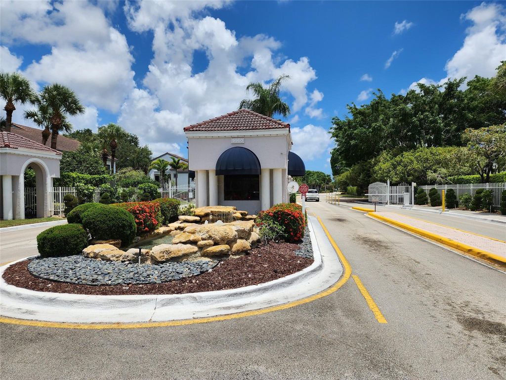 Photo of 5395 Firenze Drive #M, Boynton Beach, FL 33437 (MLS # F10509217)