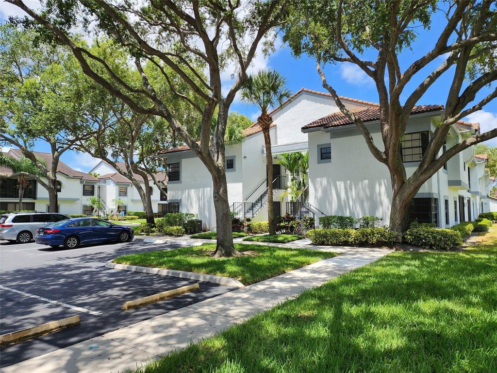 Photo of 5395 Firenze Drive #M, Boynton Beach, FL 33437 (MLS # F10509217)