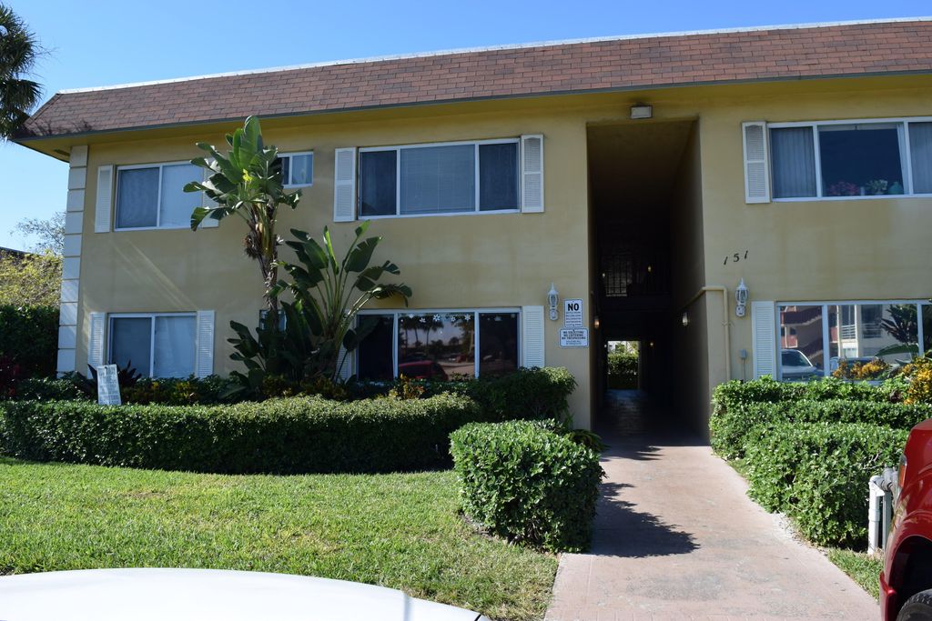 Photo of 151 SE 6th Avenue #14, Pompano Beach, FL 33060 (MLS # B26044687)