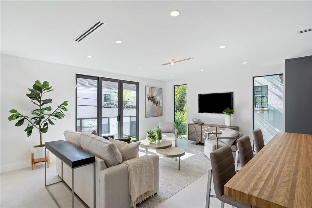 Photo of 1310 SE 2nd Street, Fort Lauderdale, FL 33301 (MLS # F10488010)