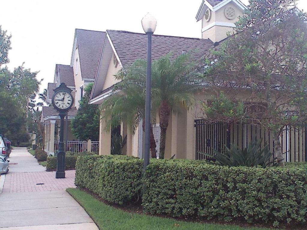 COURTYARDS AT WILLOUGHBY CONDO - Residential Lease