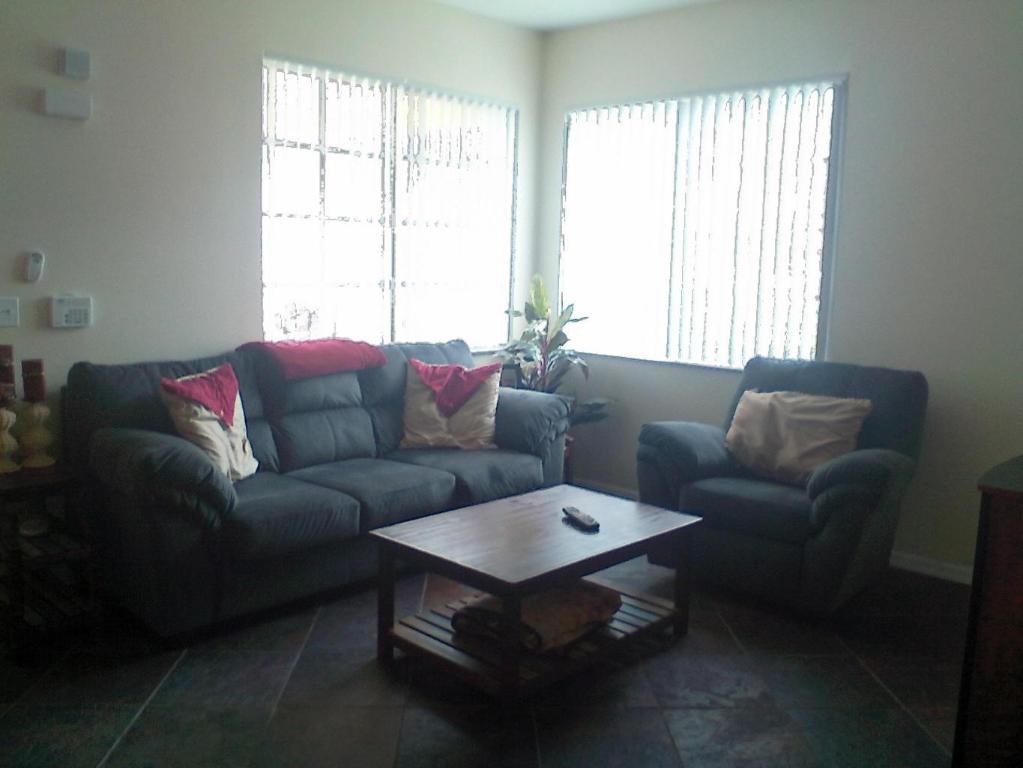 COURTYARDS AT WILLOUGHBY CONDO - Residential Lease