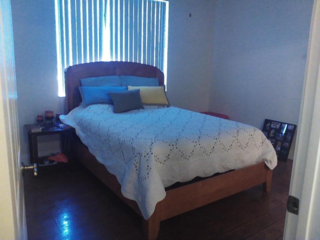 COURTYARDS AT WILLOUGHBY CONDO - Residential Lease