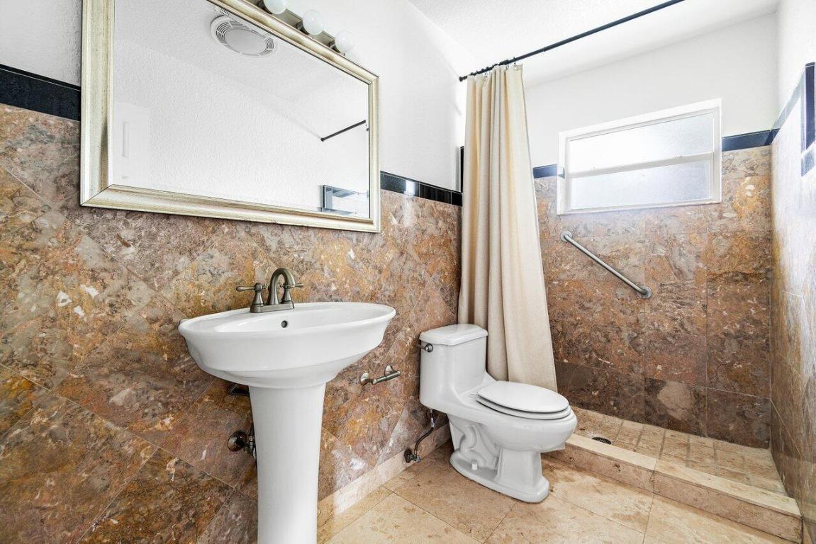 WOODMAR ESTATES - Residential Lease