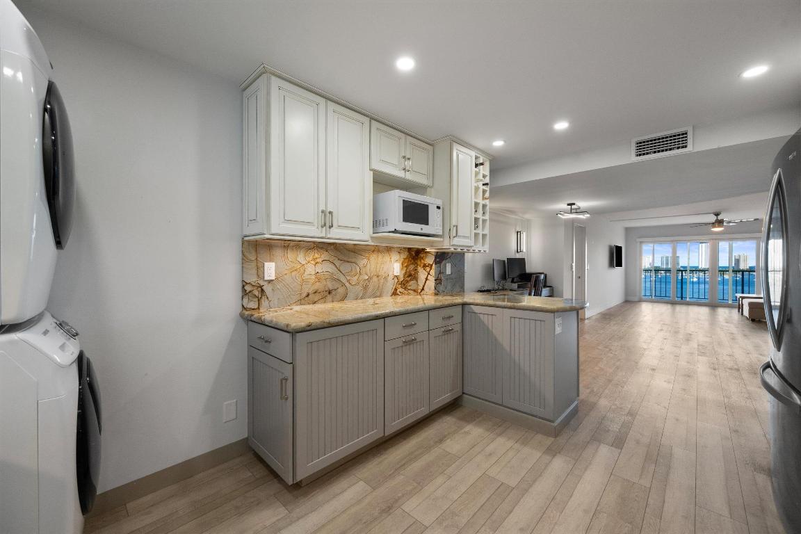 LAKE HARBOR COVE CONDO - Residential