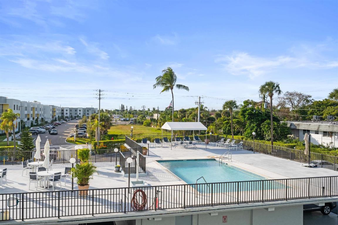 LAKE HARBOR COVE CONDO - Residential