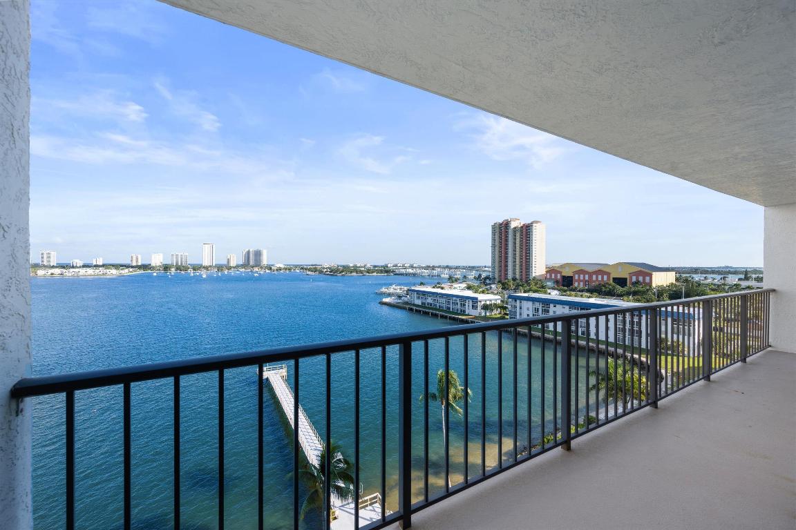 LAKE HARBOR COVE CONDO - Residential