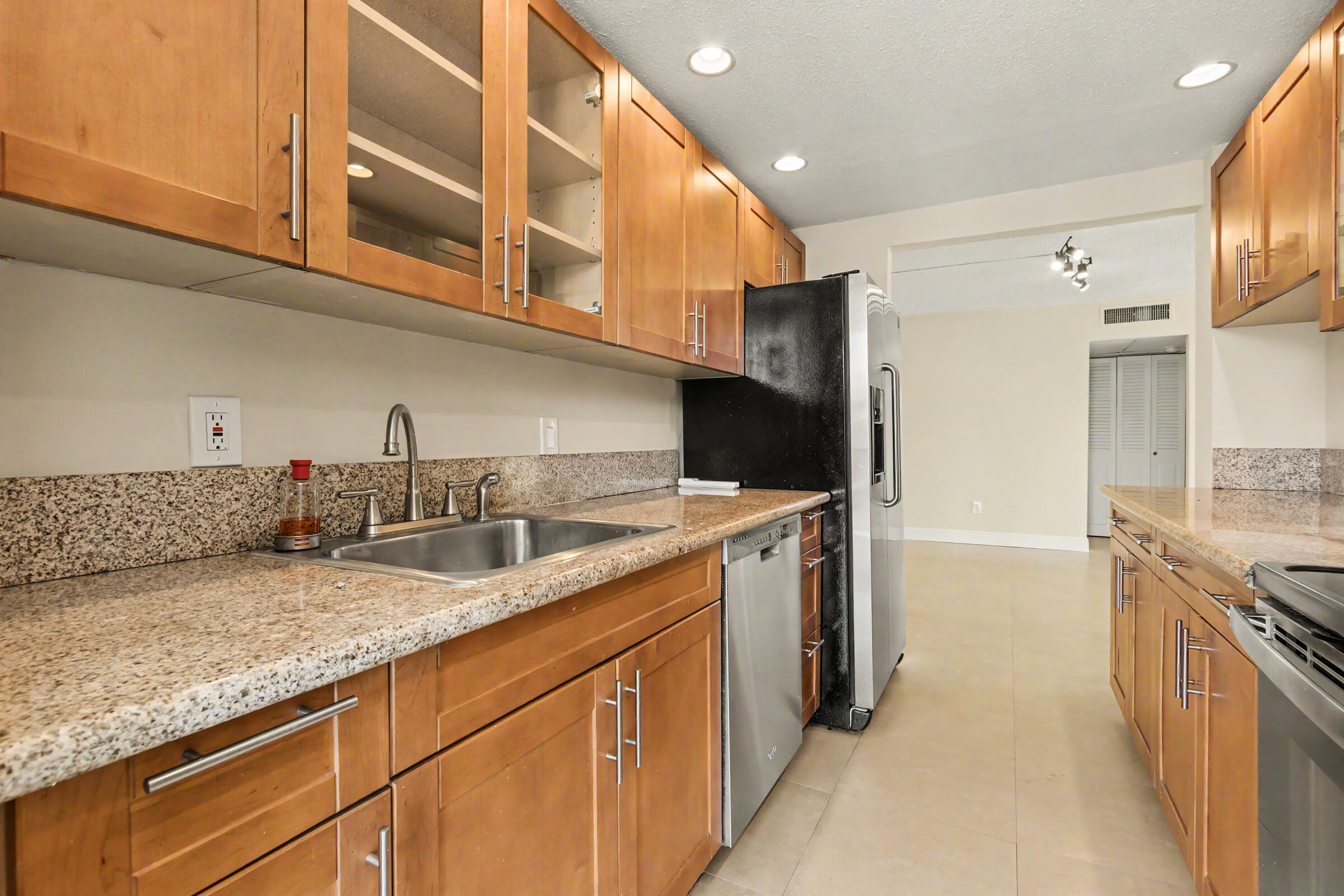 1100 ALTON ROAD CONDO APTS INC - Residential