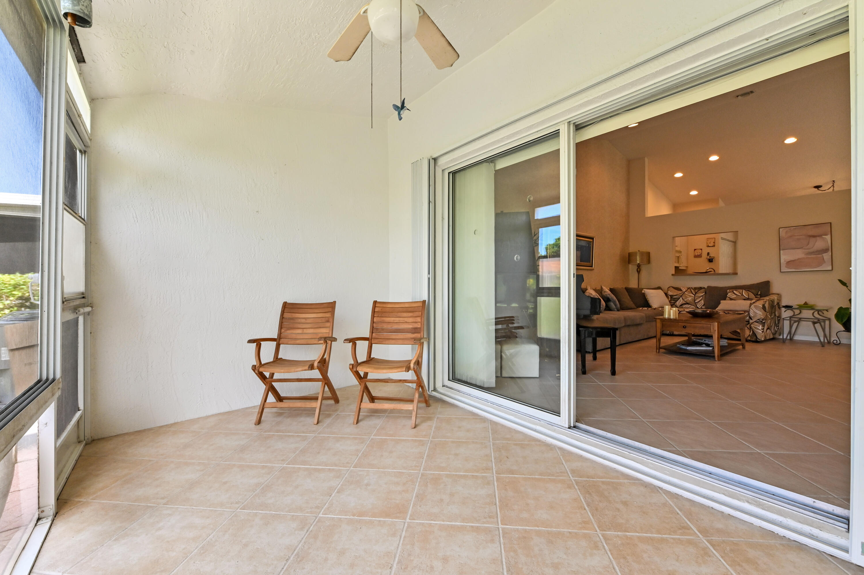 FLORAL LAKES - Residential