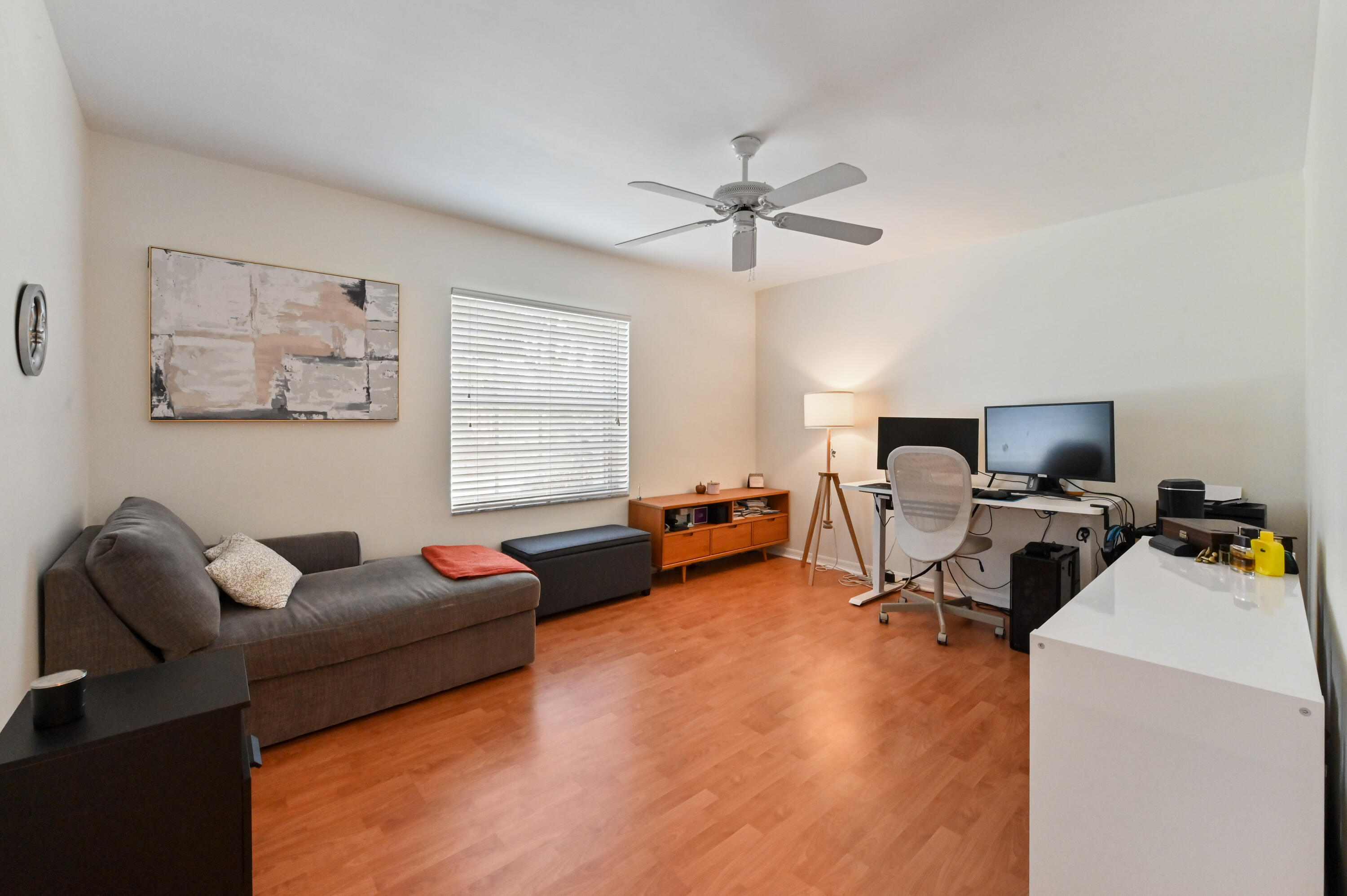 FLORAL LAKES - Residential