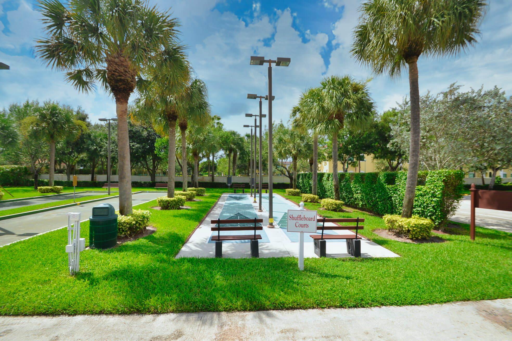 FLORAL LAKES - Residential