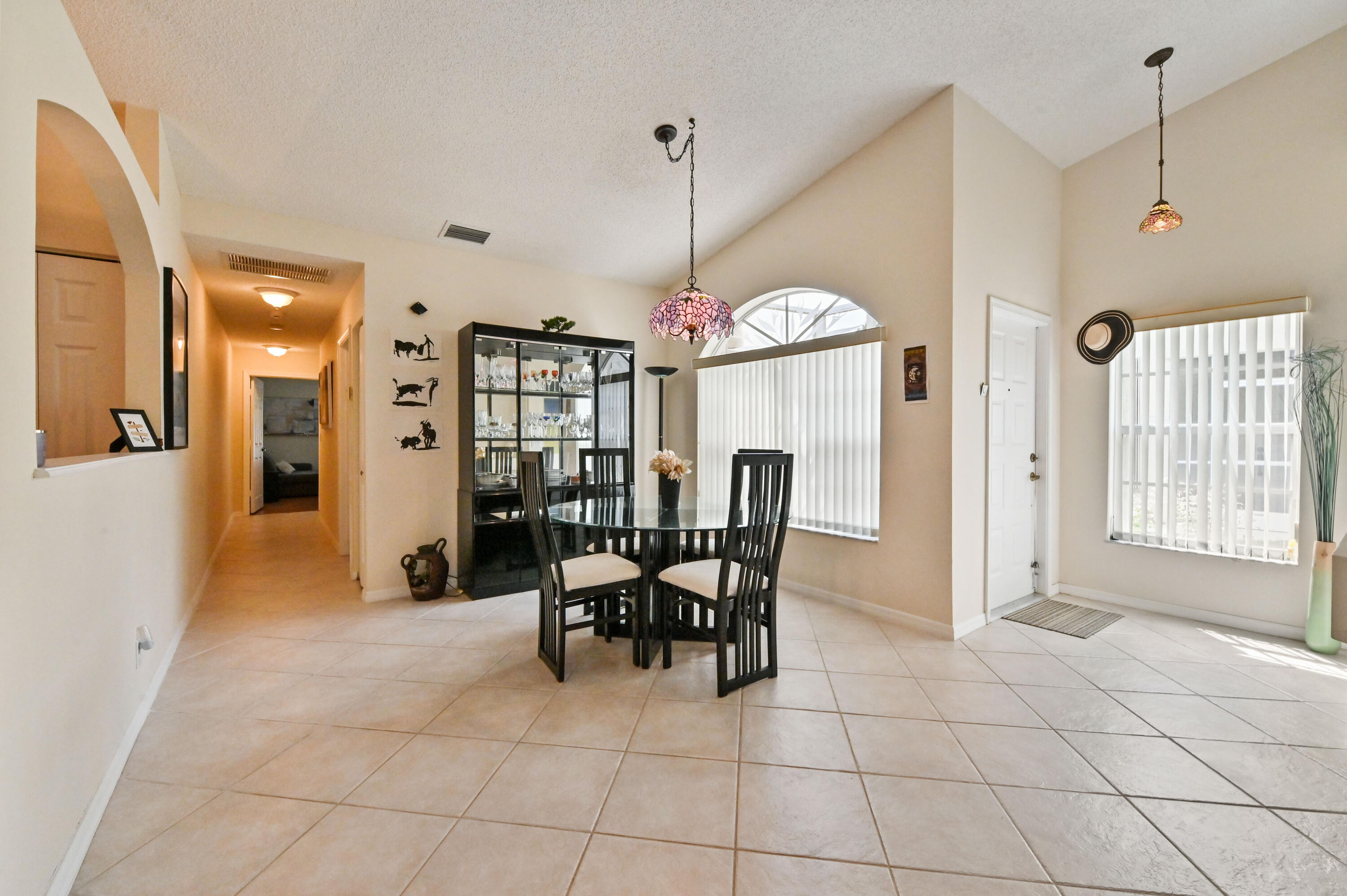 FLORAL LAKES - Residential