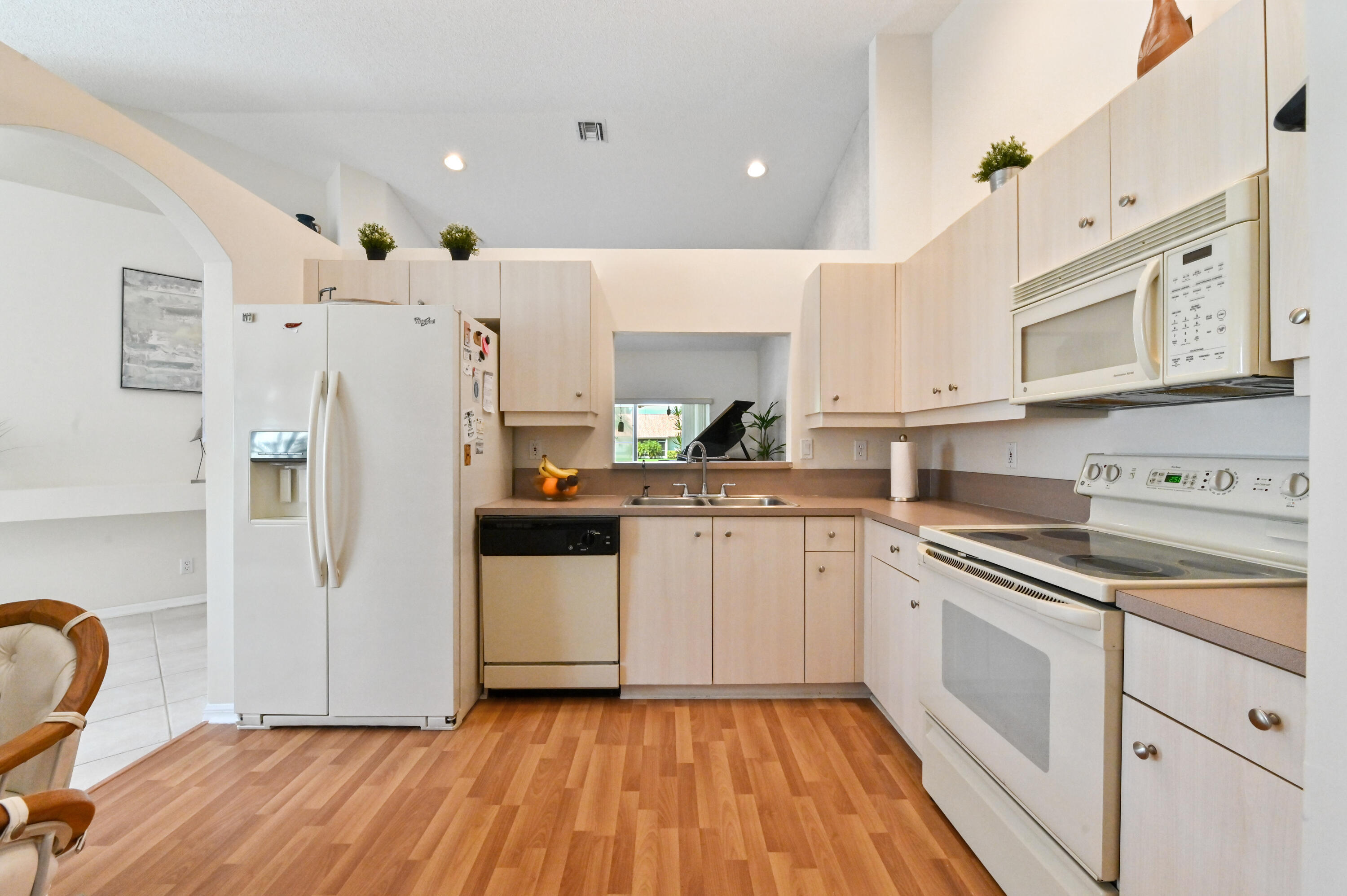 FLORAL LAKES - Residential